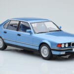 BMW Seria 7 E32 730i Niebieski MCG 1:18