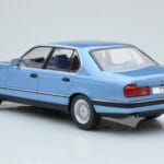 BMW Seria 7 E32 730i Niebieski MCG 1:18