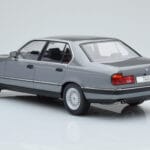 BMW Seria 7 E32 740i Srebrny MCG 1:18