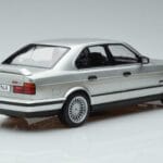 BMW Alpina B10 4.6 E34 Srebrny MCG 1:18