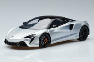 McLaren Artura Coupe Srebrny GT Spirit 1:18