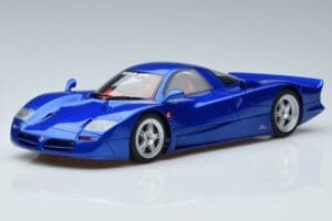 Nissan R390 GT1 Samochód Drogowy Coupe GT Spirit 1:18