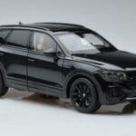 Volkswagen Volkswagen Touareg CR Czarny FAW 1:18 1:18 Metal