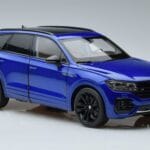 Volkswagen Volkswagen Touareg CR Niebieski FAW 1:18 1:18 Metal