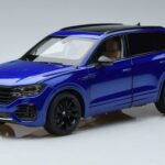 Volkswagen Volkswagen Touareg CR Niebieski FAW 1:18 1:18 Metal