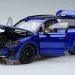 Volkswagen Volkswagen Touareg CR Niebieski FAW 1:18 1:18 Metal
